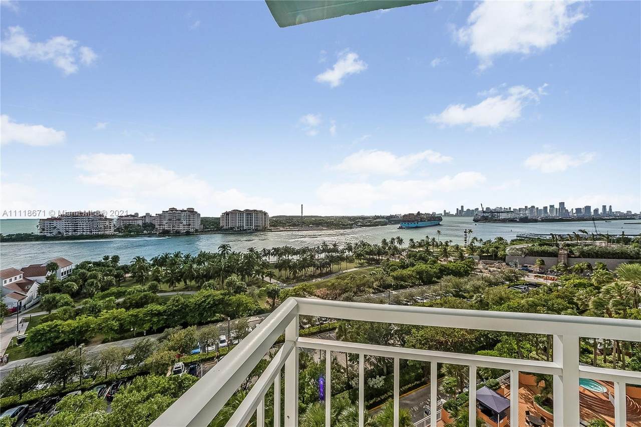 400 Pointe Dr - Photo 1