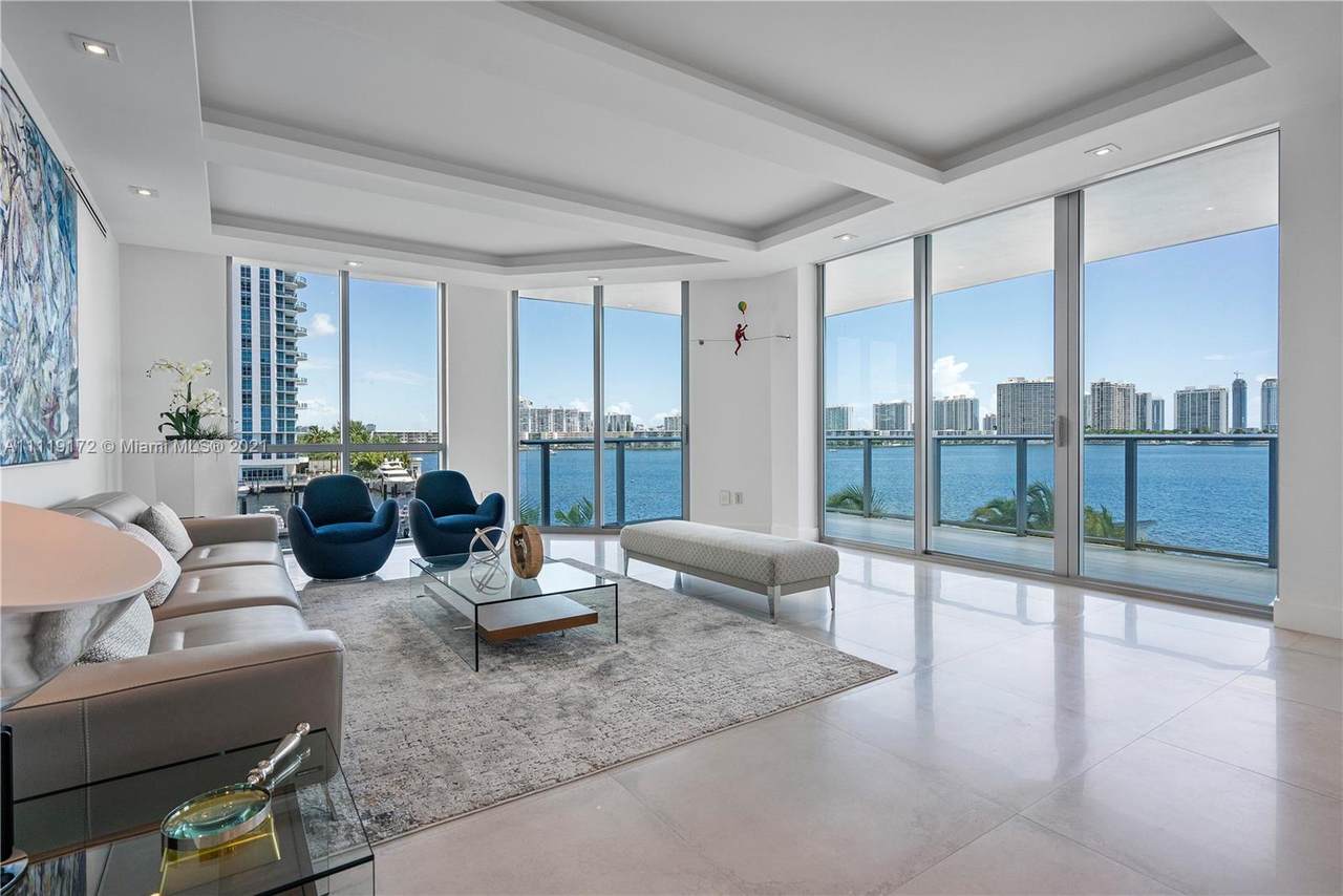 17111 Biscayne Blvd - Photo 1