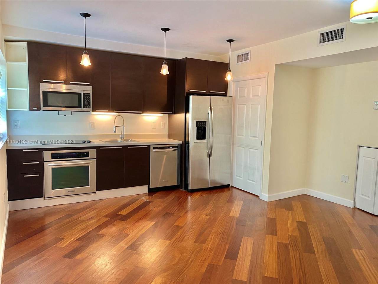 927 Euclid Ave - Photo 1