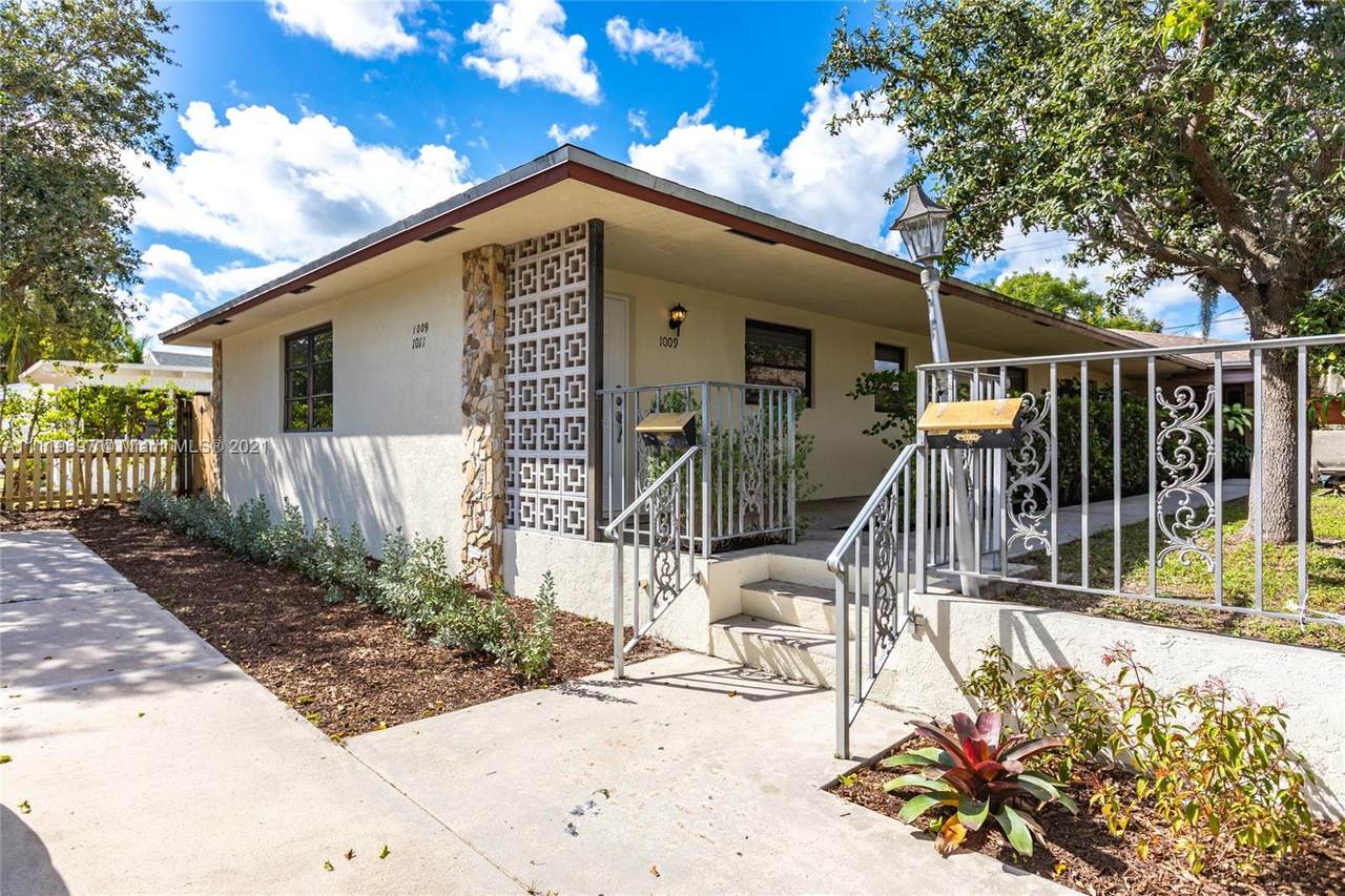 1009 L St - Photo 1