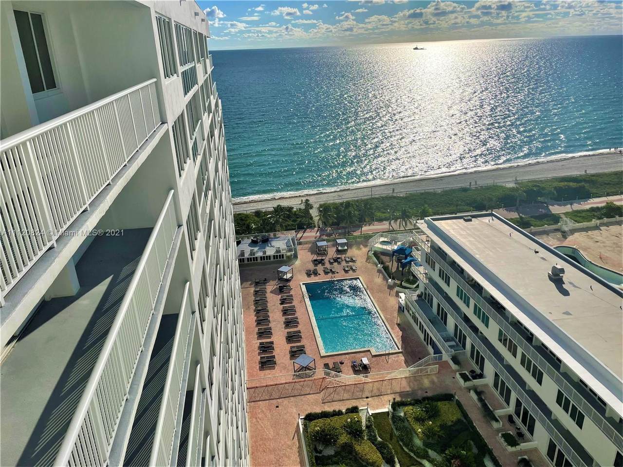 5401 Collins Ave - Photo 1