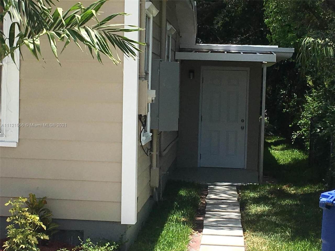 32 169th St - Photo 1