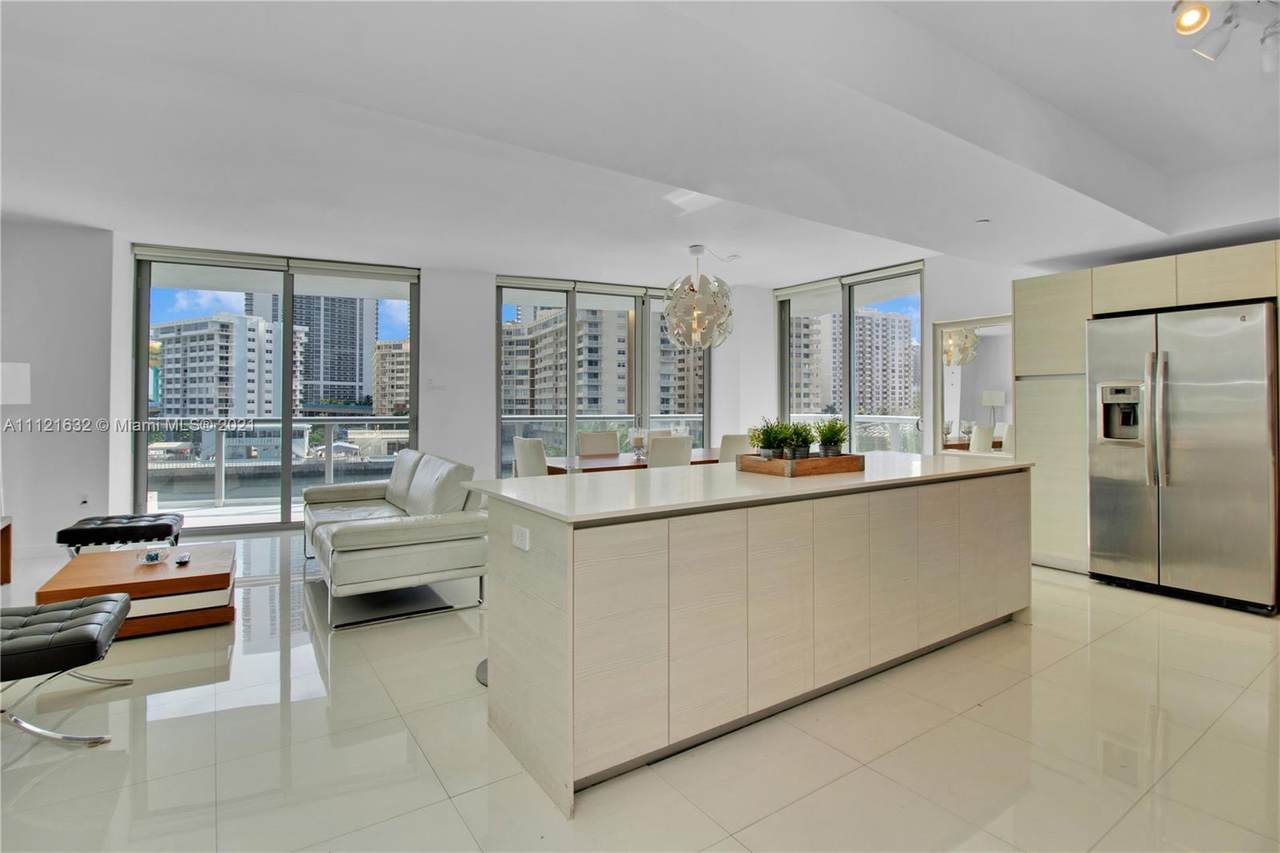 2600 Hallandale Beach Blvd - Photo 1