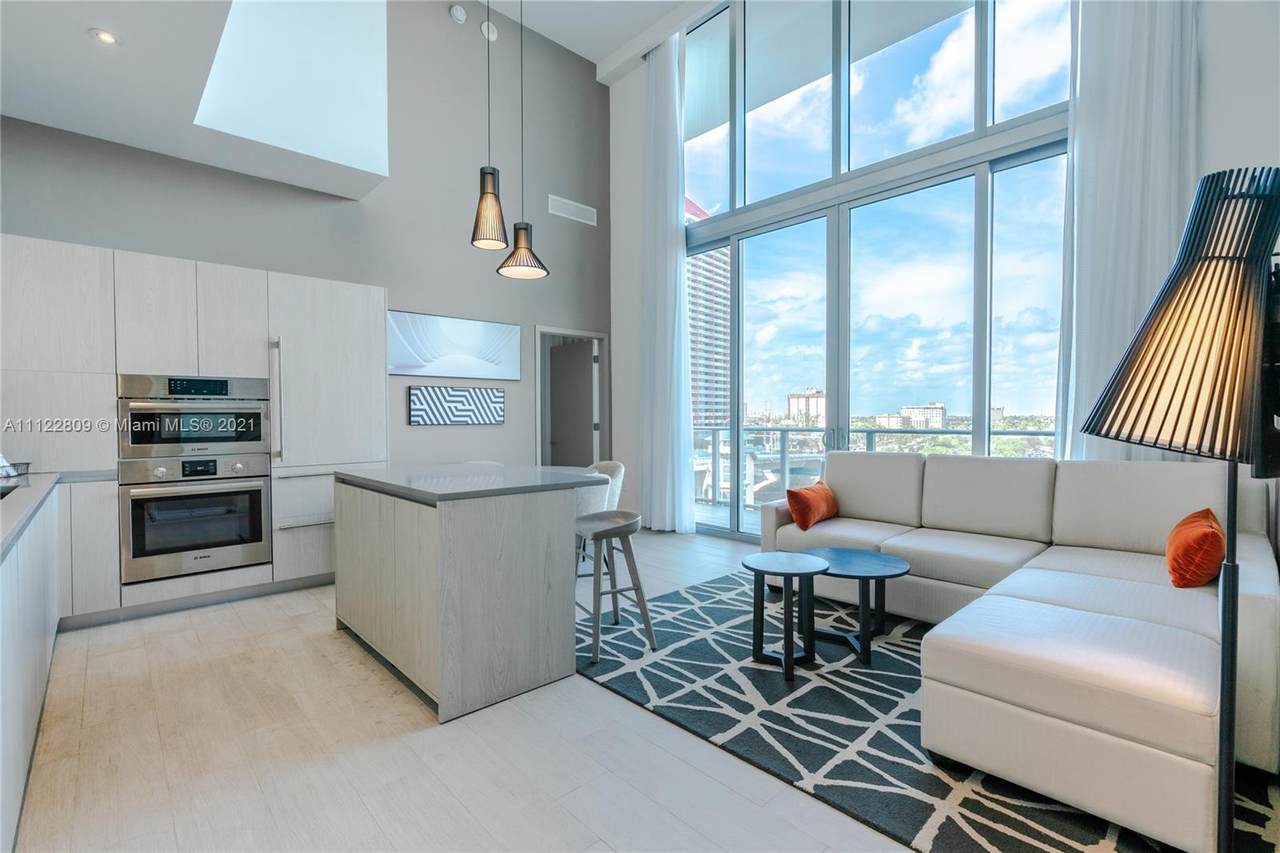 4010 Ocean Dr - Photo 1