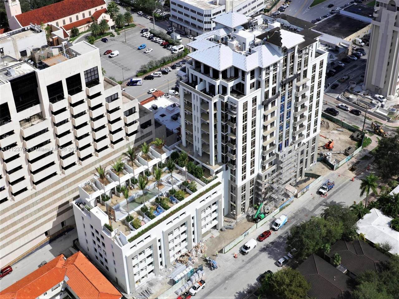 515 Valencia Ave - Photo 1