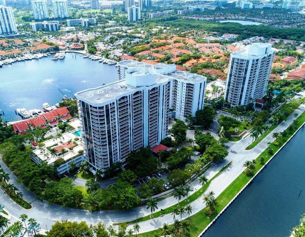 3640 Yacht Club Dr - Photo 1