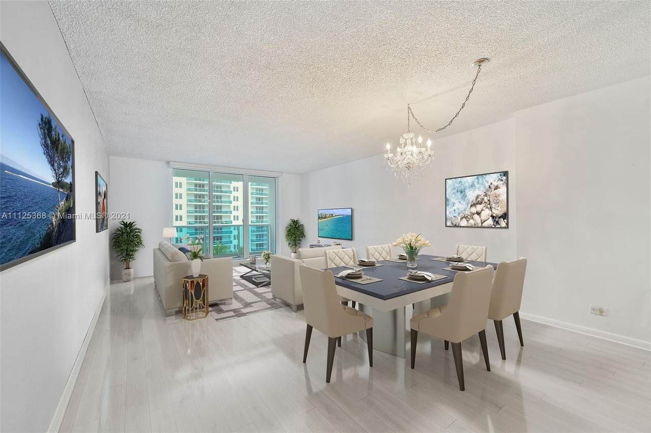 2301 Collins Ave - Photo 1