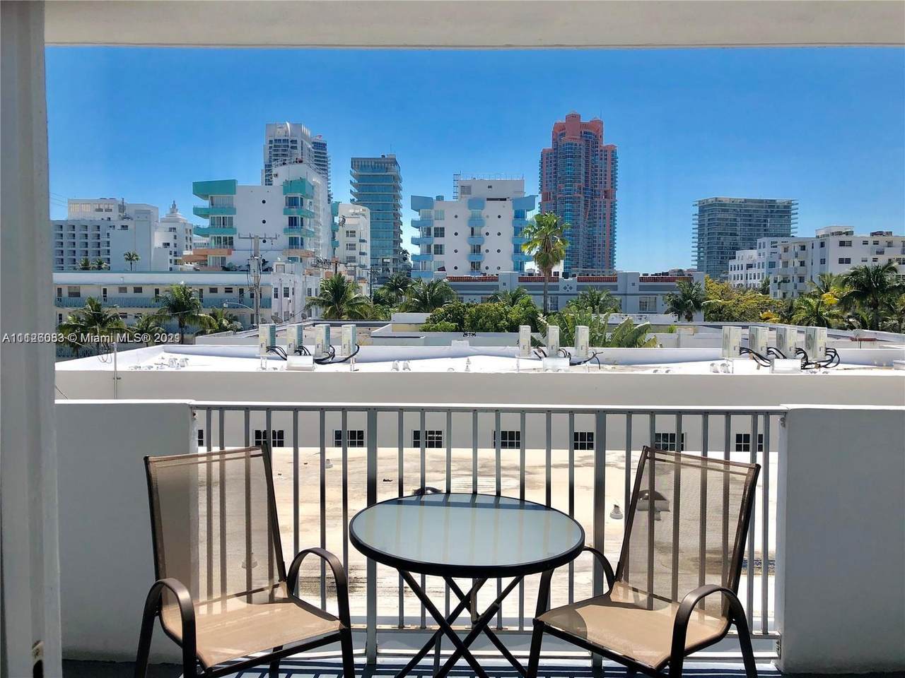 335 Collins Ave - Photo 1