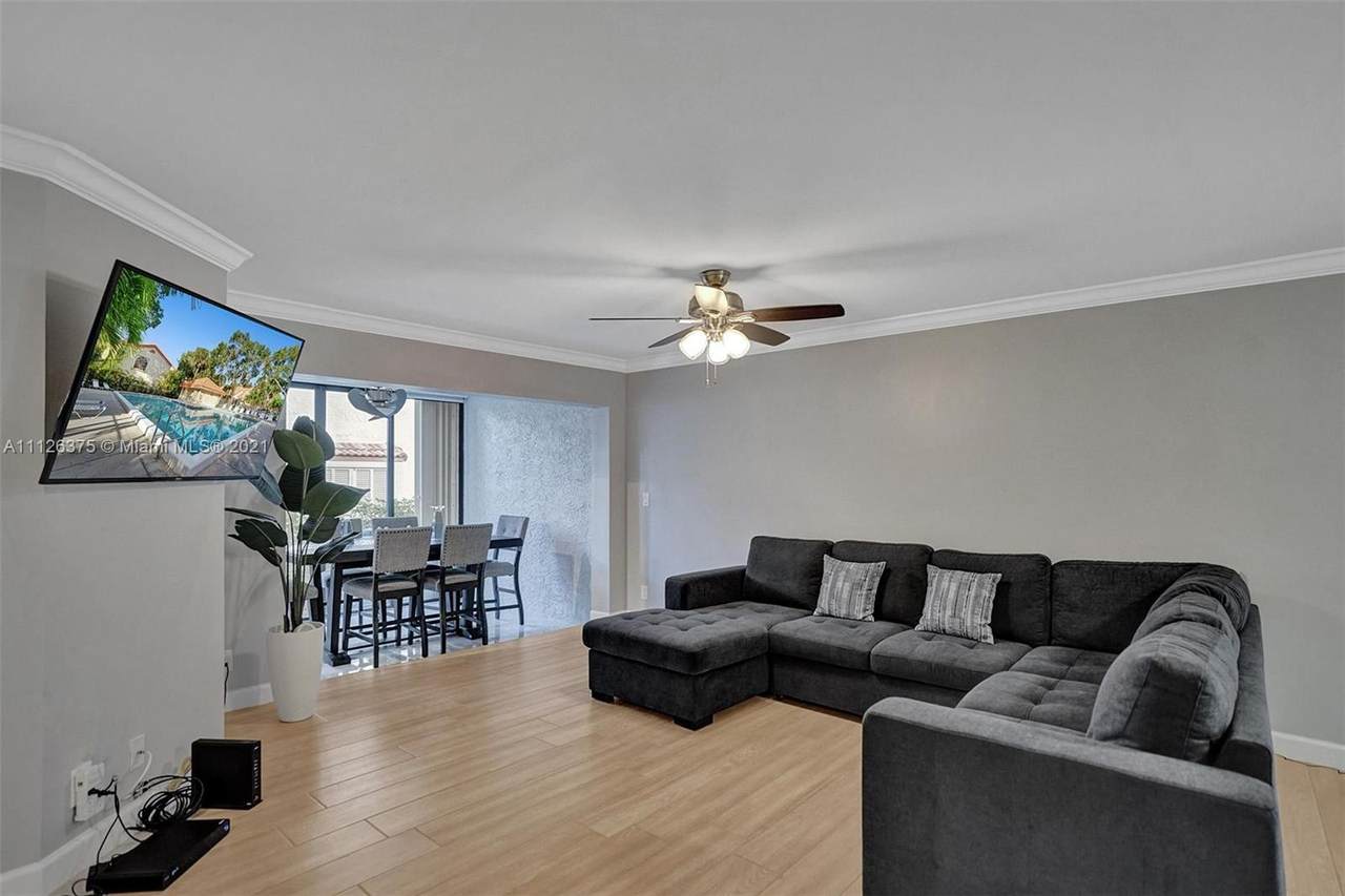 3207 Laurel Oaks Ln - Photo 1