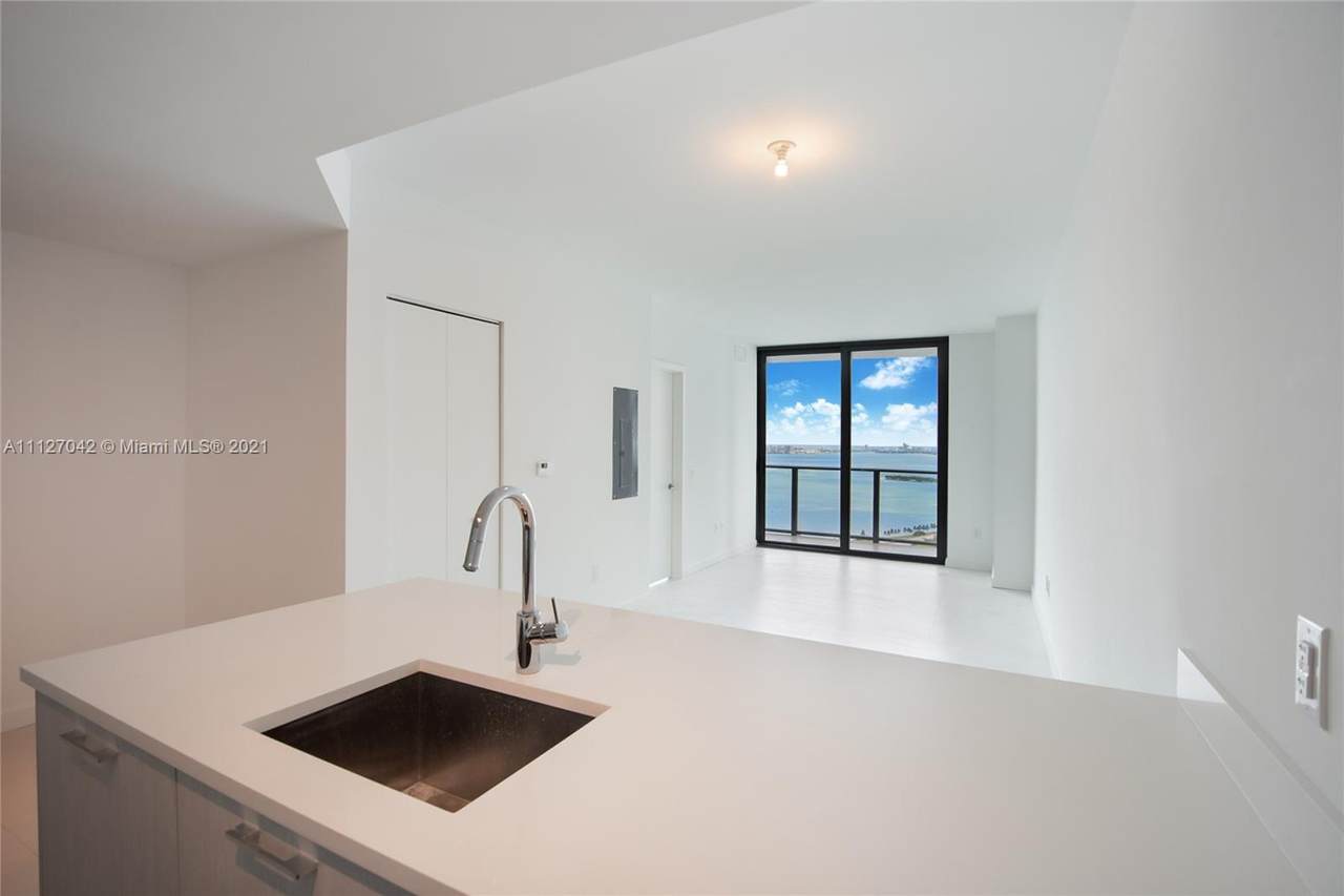 501 31st St - Photo 1