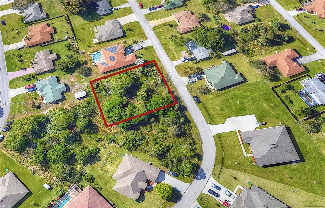 1032 Fenway Rd - Photo 1