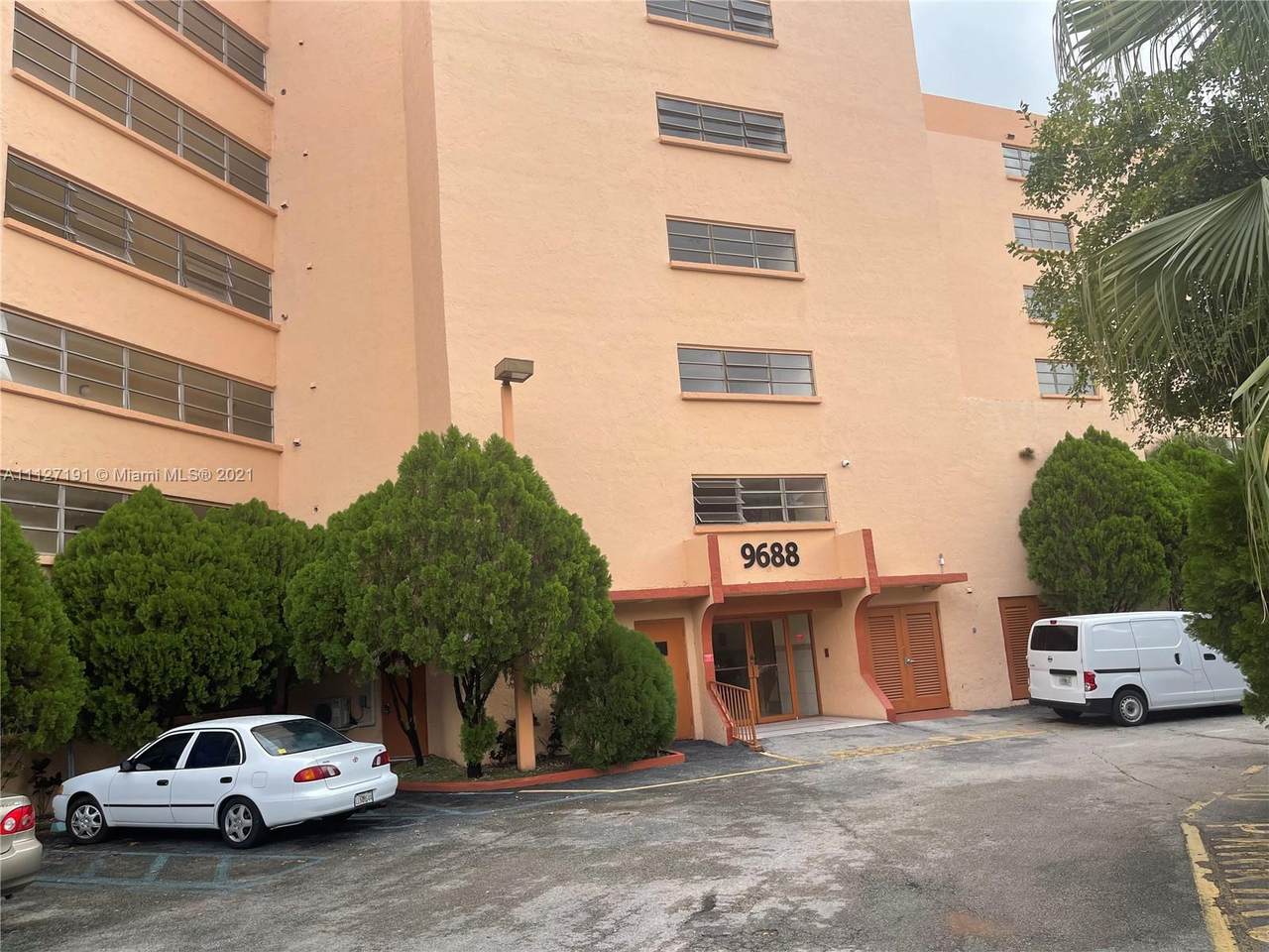 9688 Fontainebleau Blvd - Photo 1