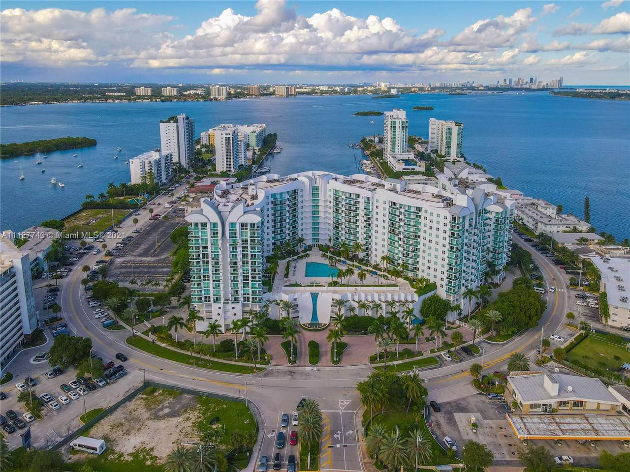 7900 Harbor Island Dr - Photo 1