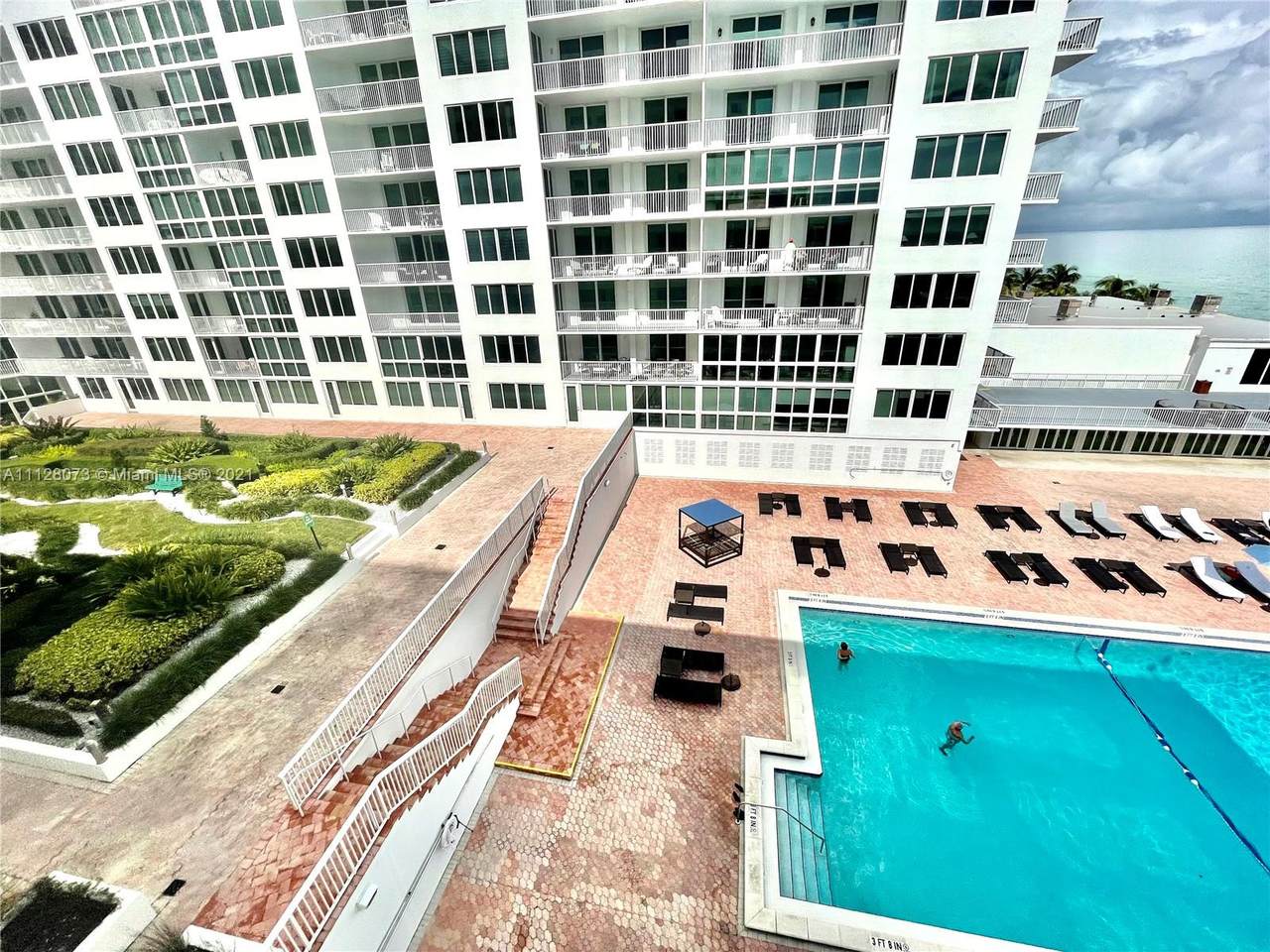 5401 Collins Ave - Photo 1