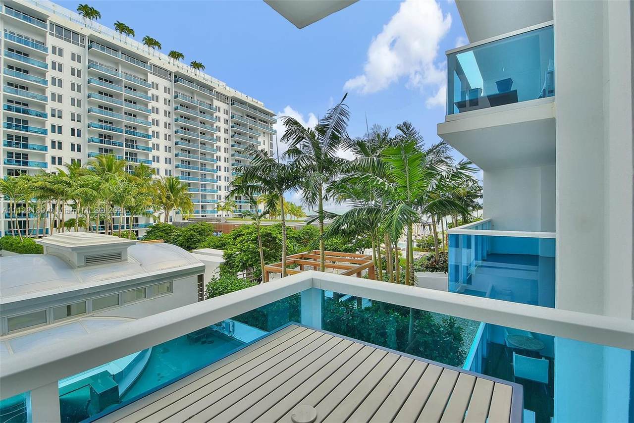 2301 Collins Ave - Photo 1
