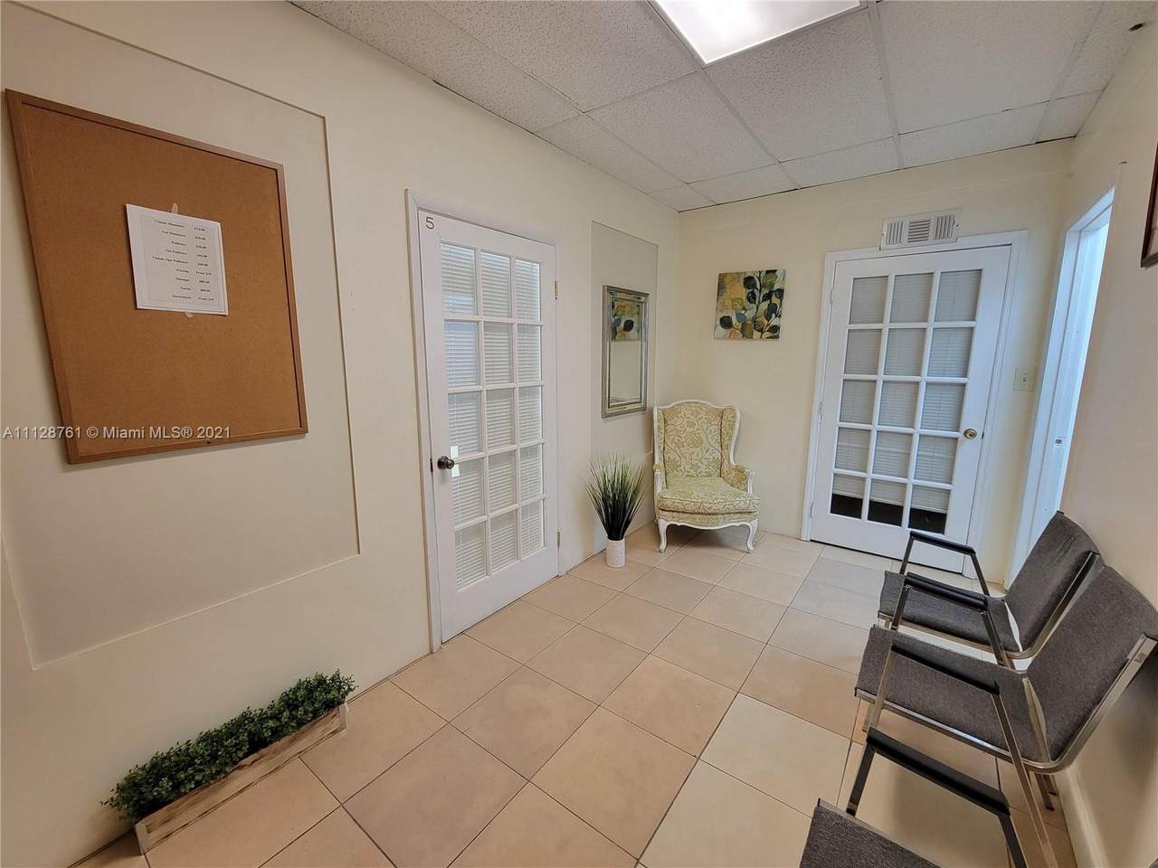 26 Diplomat Pkwy - Photo 1