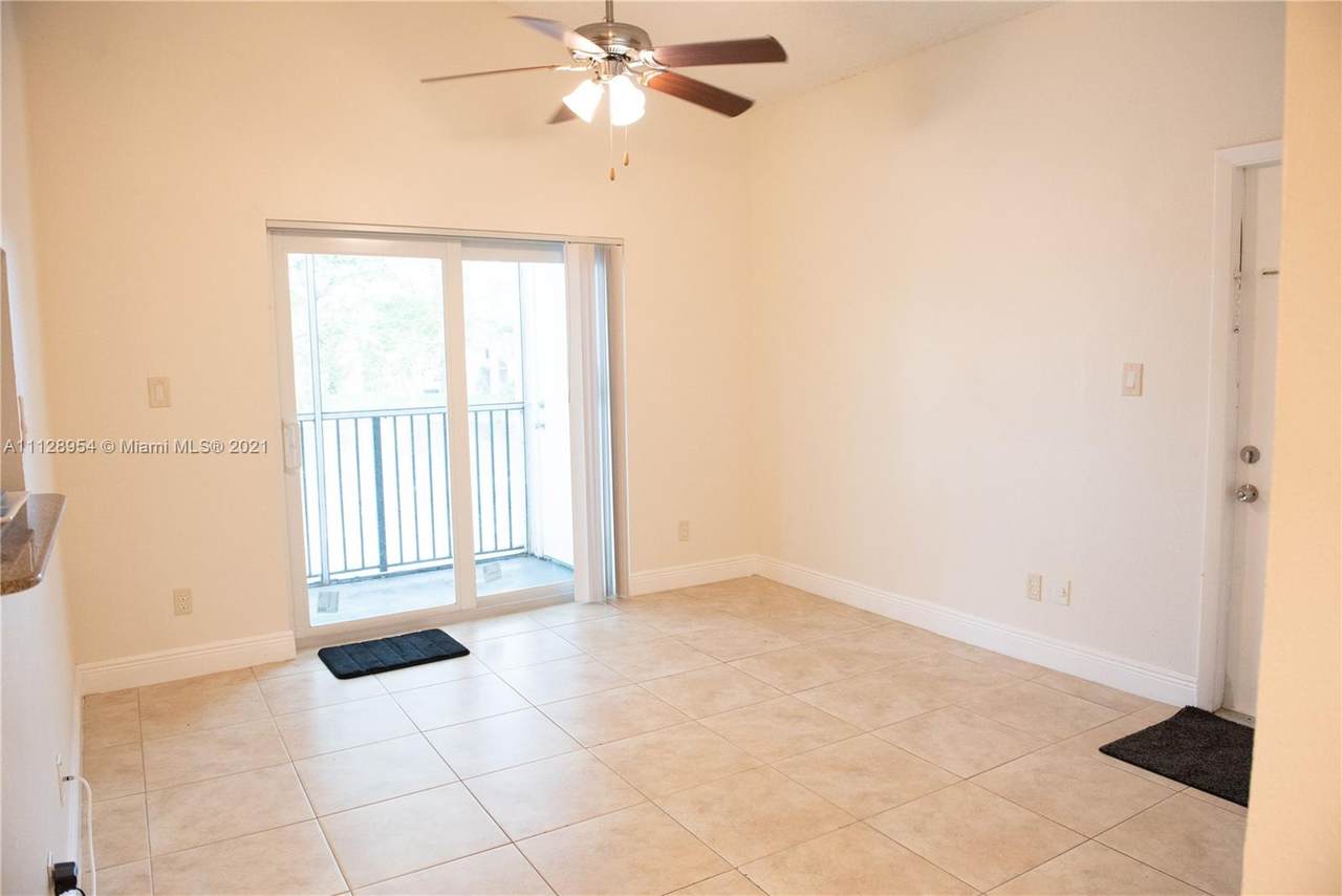 720 Cypress Ln - Photo 1