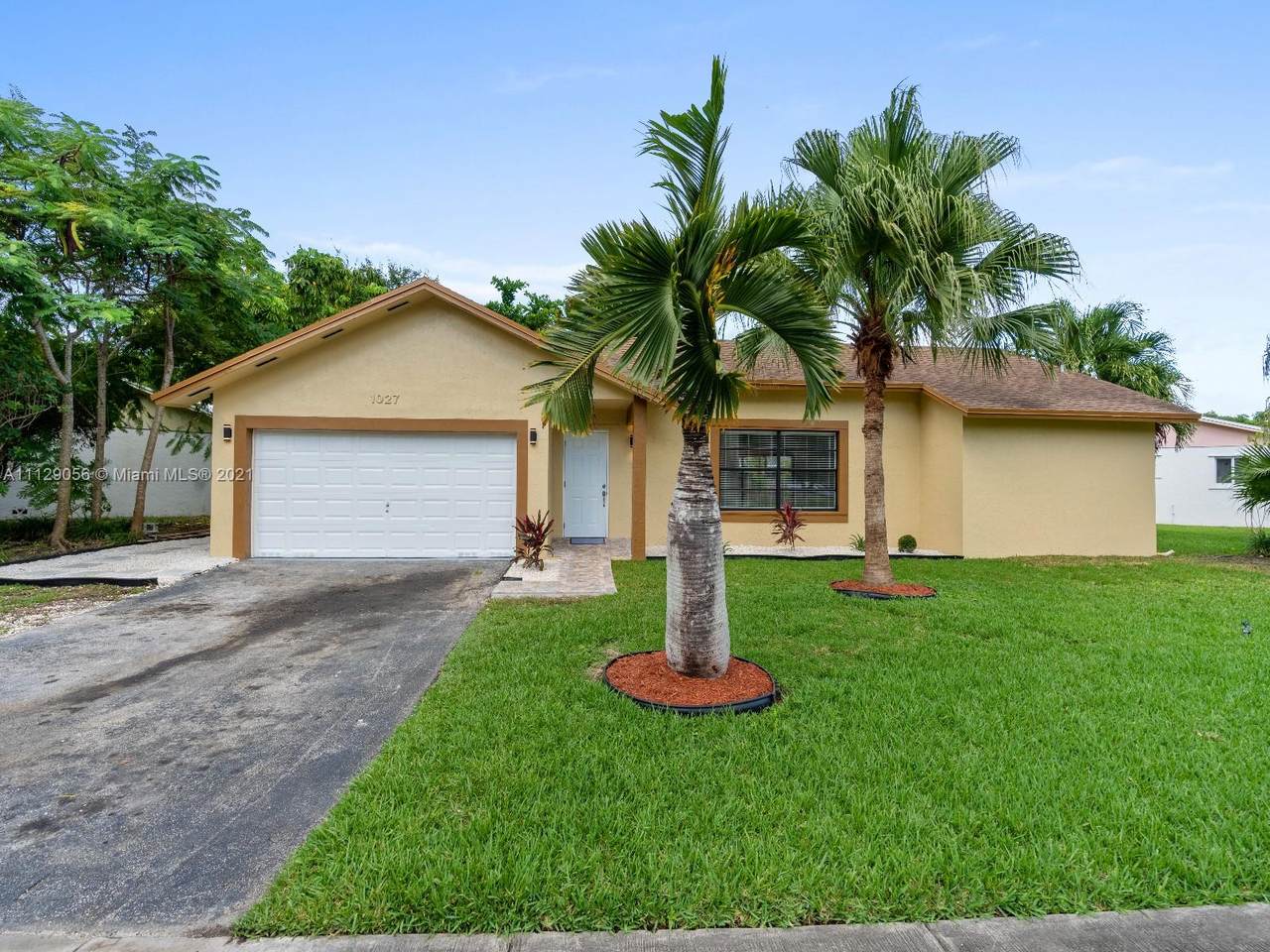 1027 Audubon Dr - Photo 1