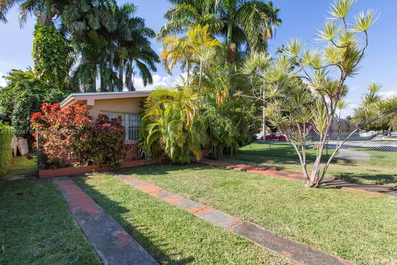 2840 19th Ave - Photo 1