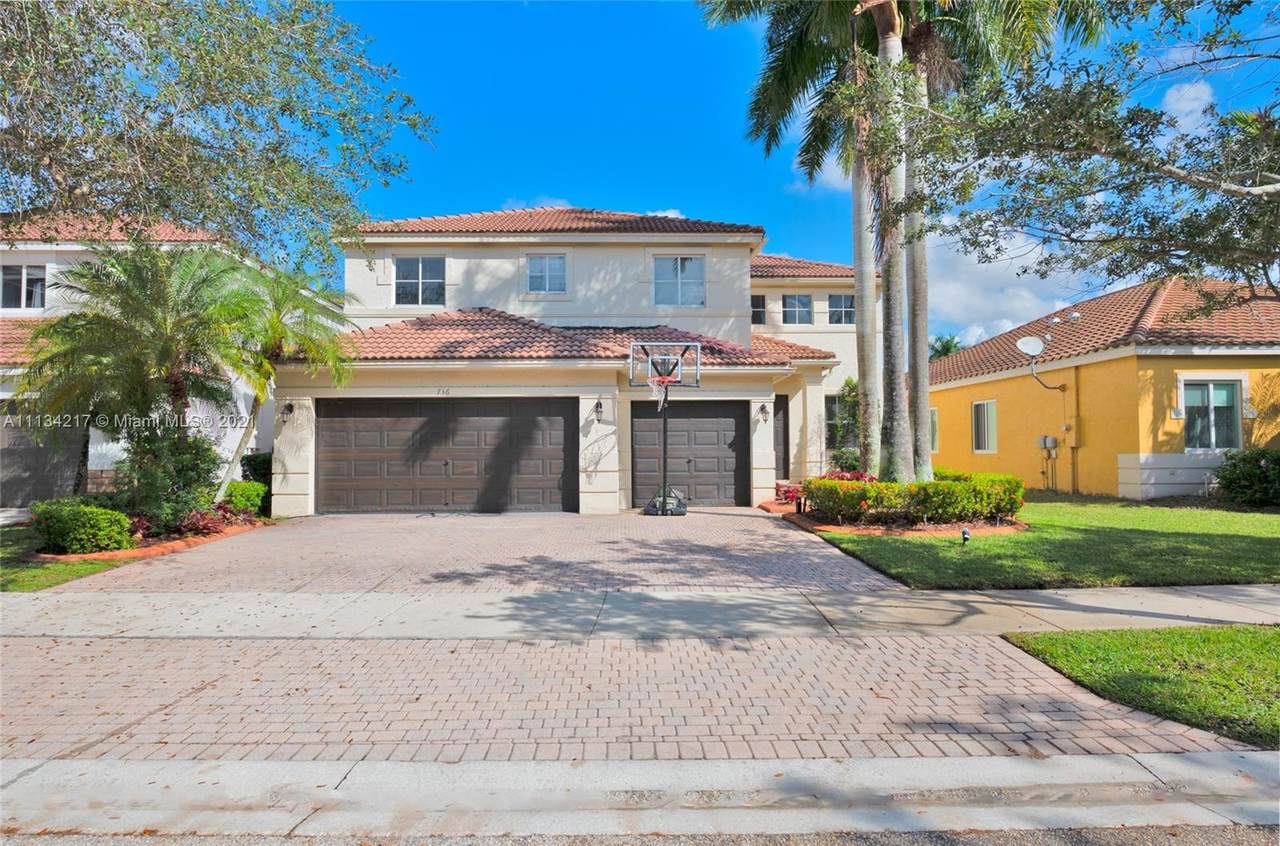 736 Tulip Cir - Photo 1
