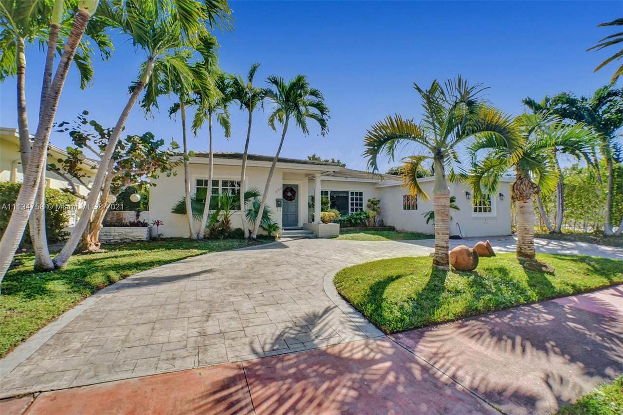 900 Shore Dr - Photo 1