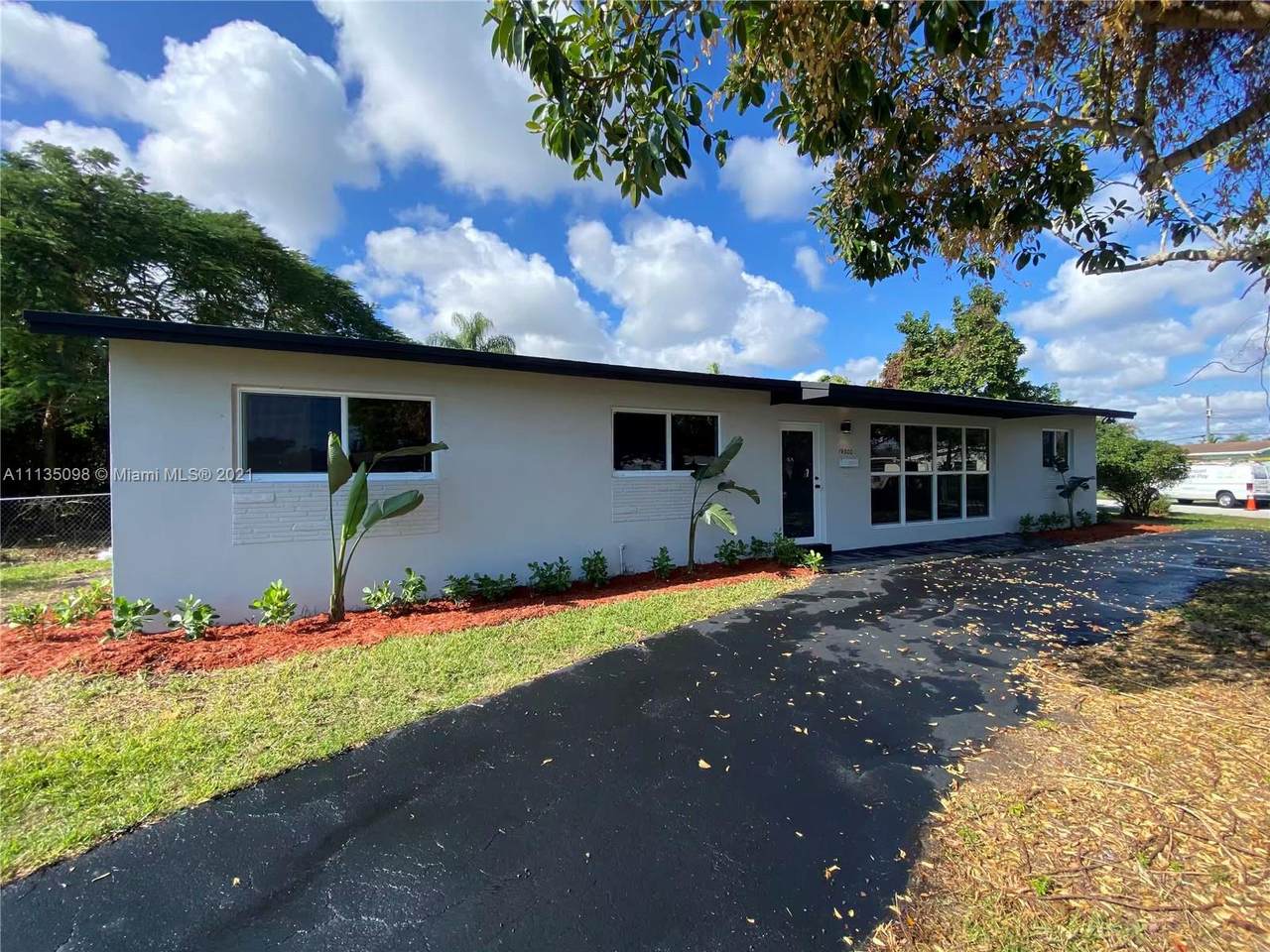 19300 Whispering Pines Rd - Photo 1