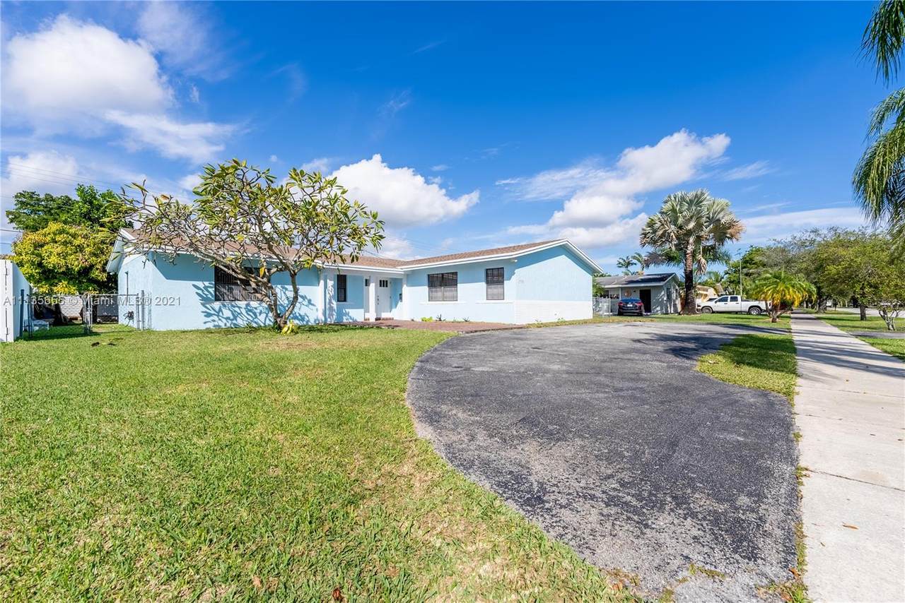 19760 Lenaire Dr - Photo 1