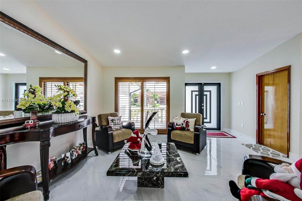 7534 5th Ct - Photo 1