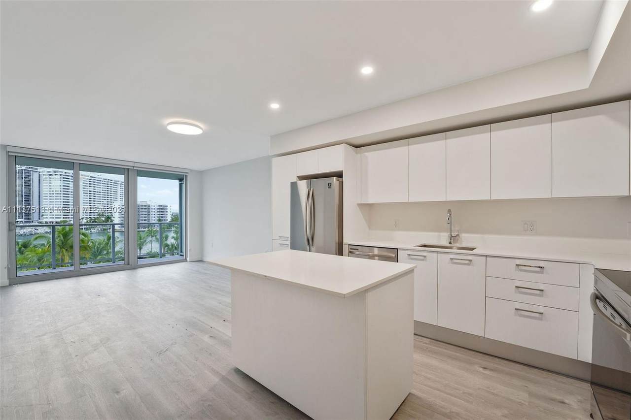 1504 Bay Rd - Photo 1