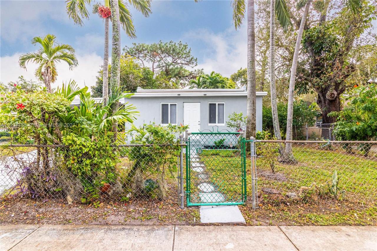 2736 6th Ct - Photo 1