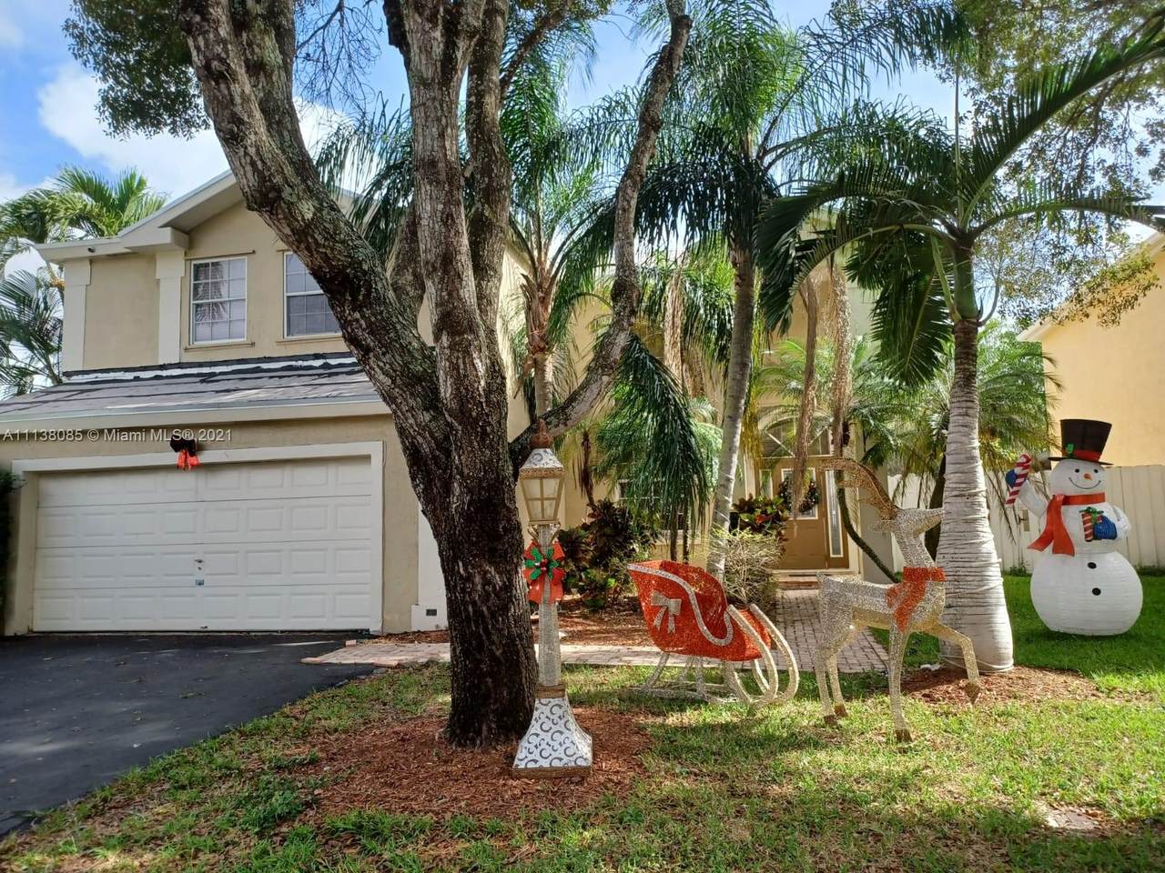 640 Rock Hill Ave - Photo 1