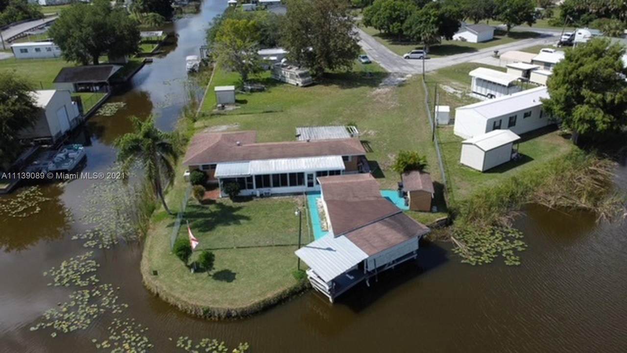 1041 Lake Circle - Photo 1