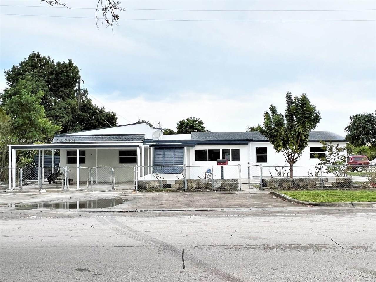 17011 Miami Ave - Photo 1