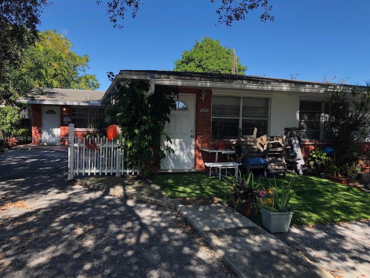 2483 184th Ter - Photo 1