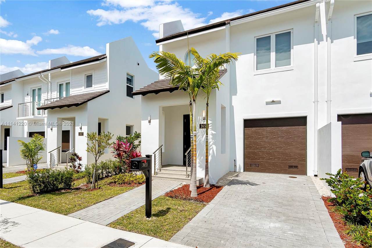 3655 26 St - Photo 1