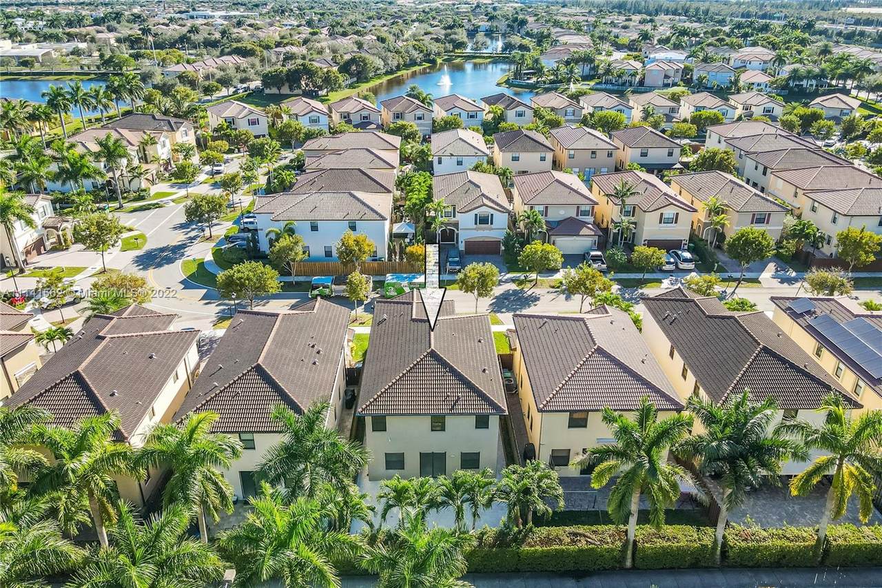 11465 88th Ln - Photo 1