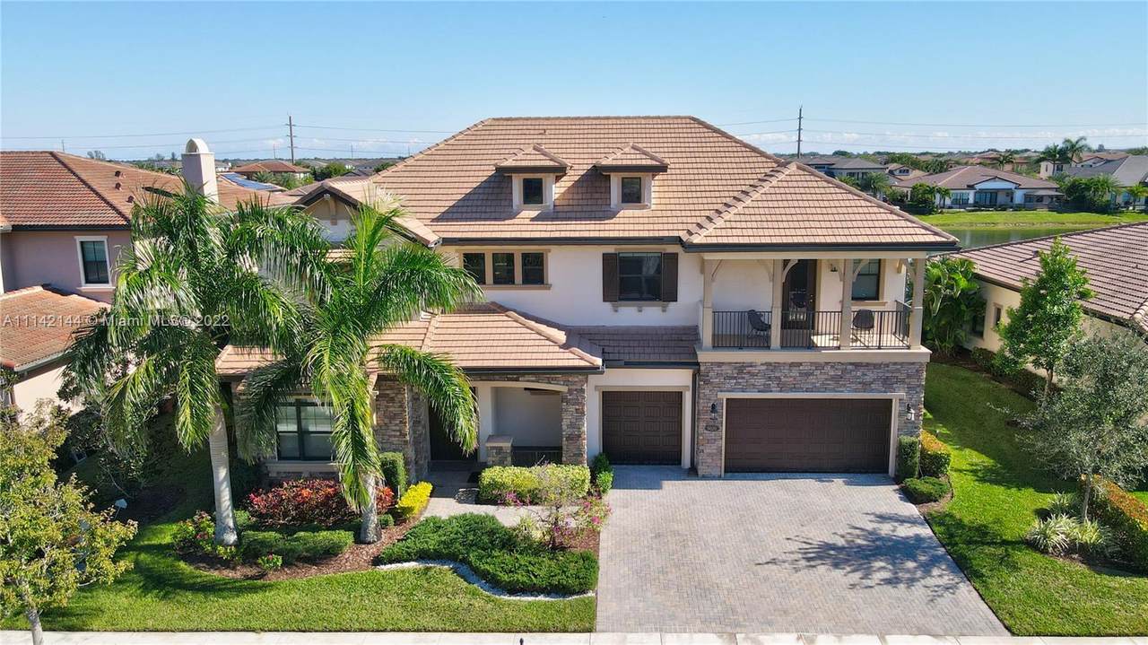 9020 Vista Way - Photo 1