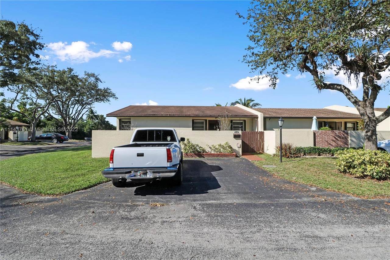 13766 Kendale Lakes Dr - Photo 1