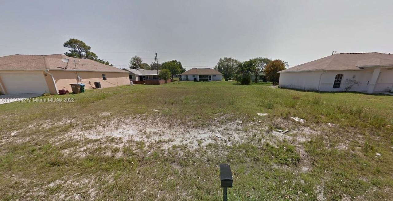 2705 4 Avenue - Photo 1