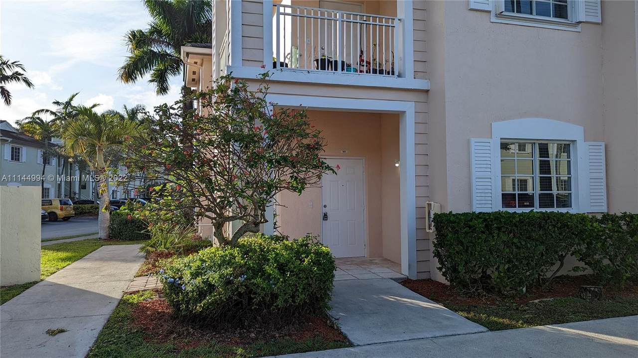 372 26th Pl - Photo 1