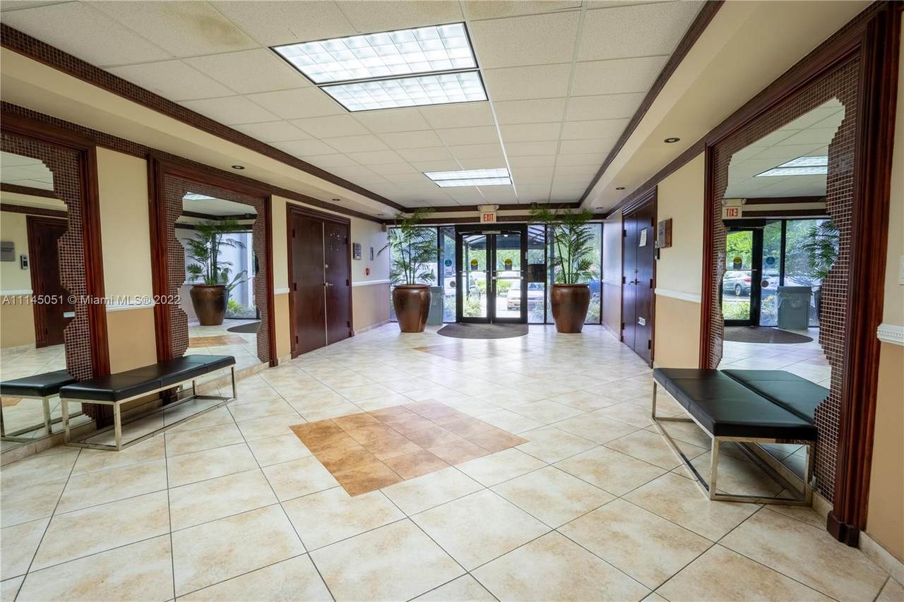 1601 Palm Ave - Photo 1