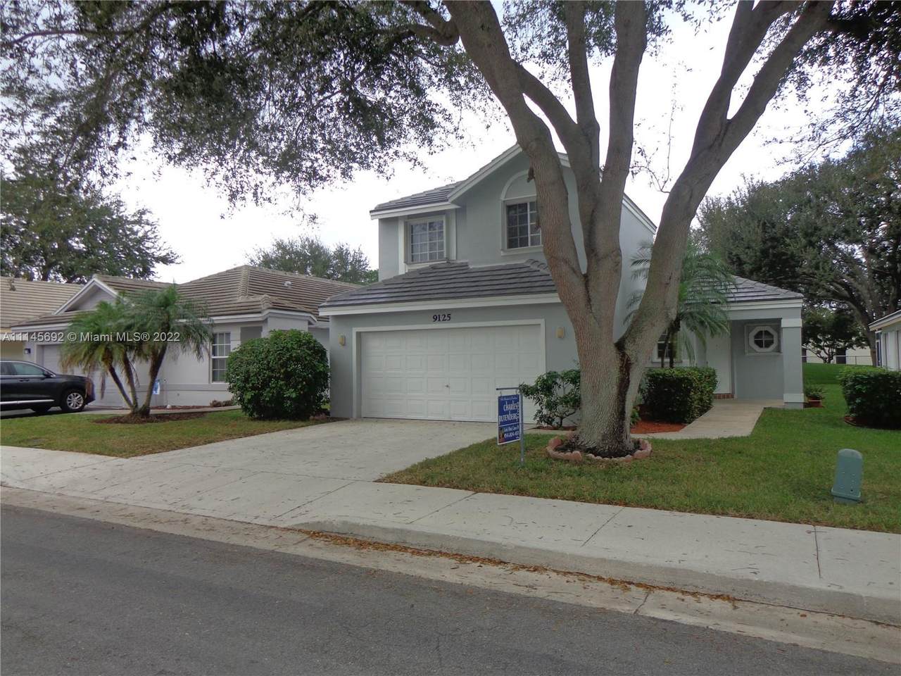 9125 Lake Park Cir S - Photo 1