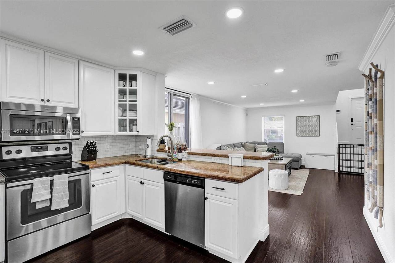 9925 2nd St - Photo 1