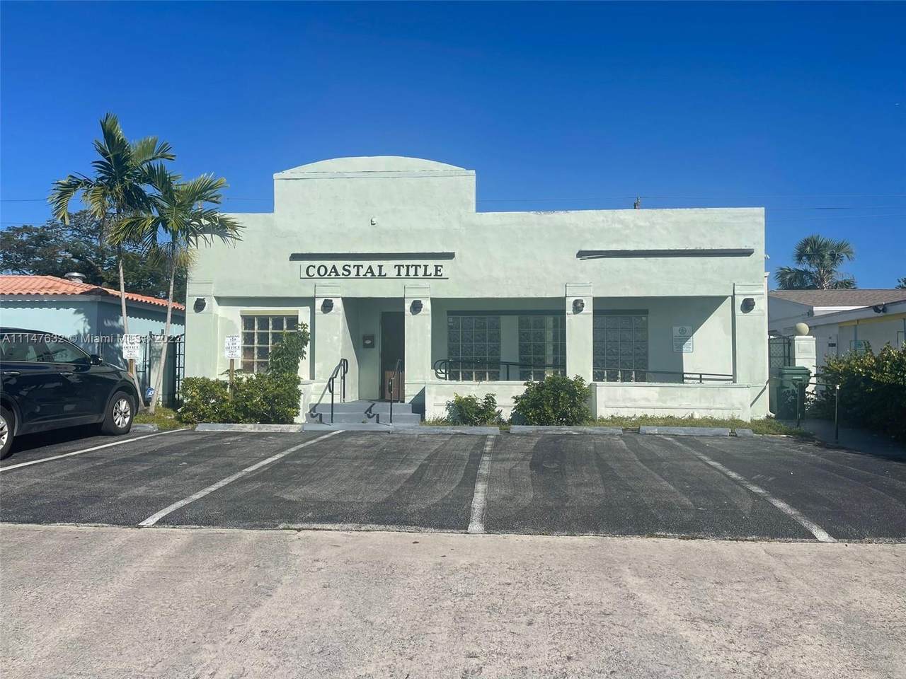 51 Commercial Blvd - Photo 1