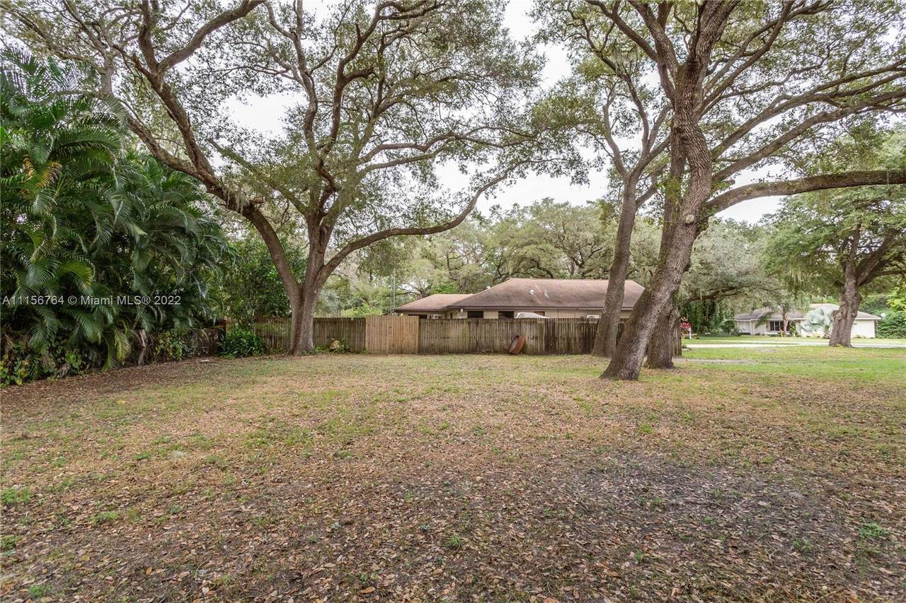 1629 Sunkist Way - Photo 1