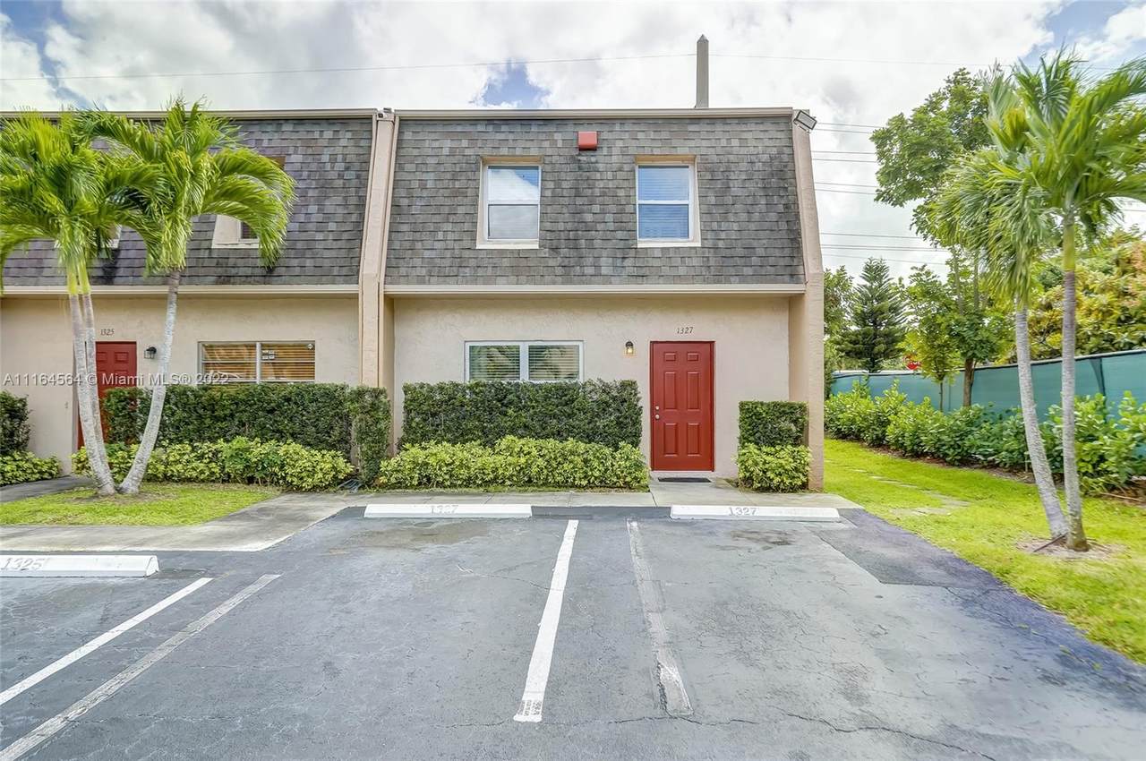 1327 Partridge Close - Photo 1