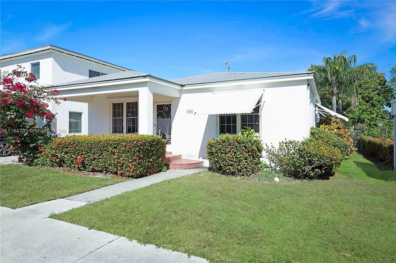 1017 Adams St - Photo 1