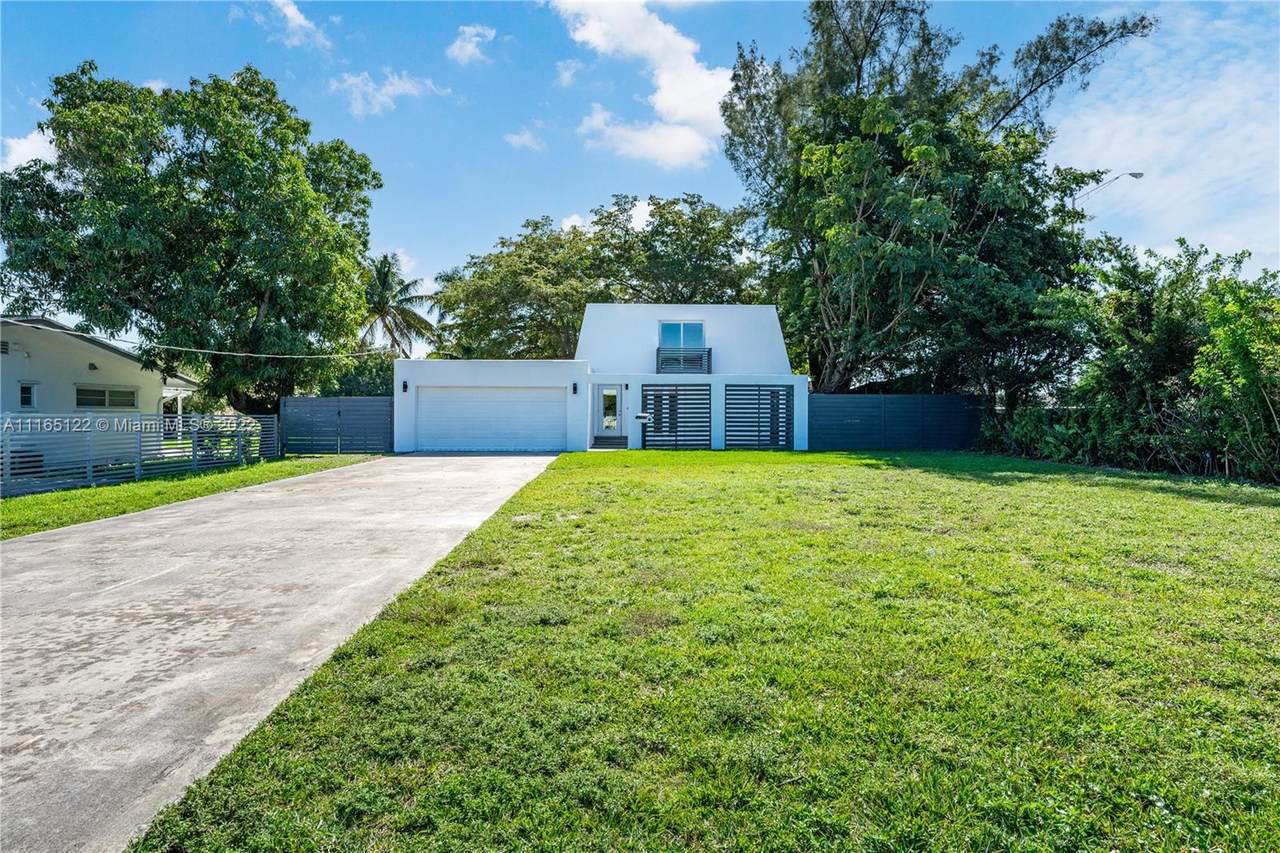 590 Biscayne River Dr - Photo 1