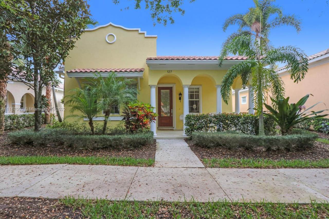 127 Sardinia Cir - Photo 1