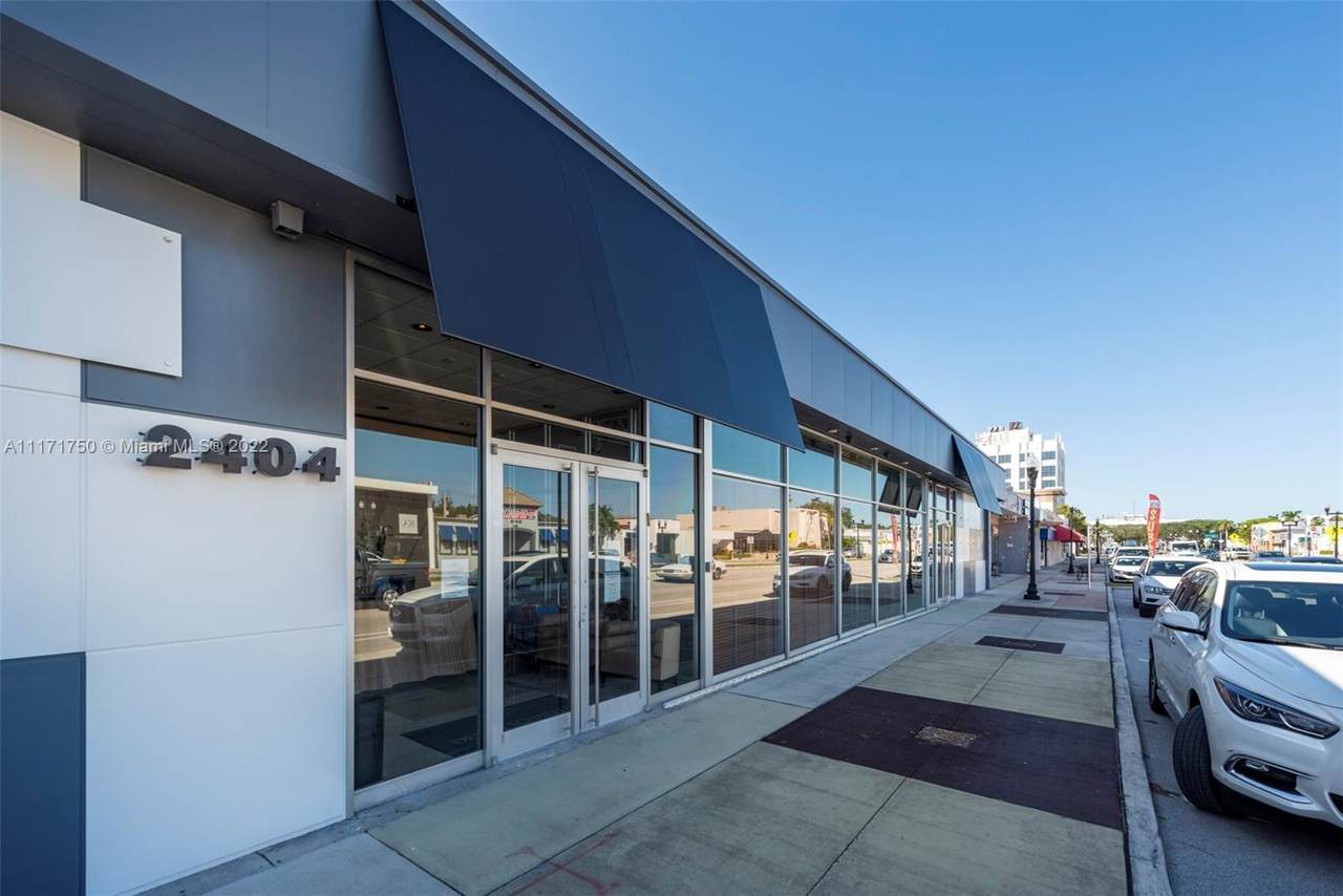 2404 Hollywood Blvd - Photo 1